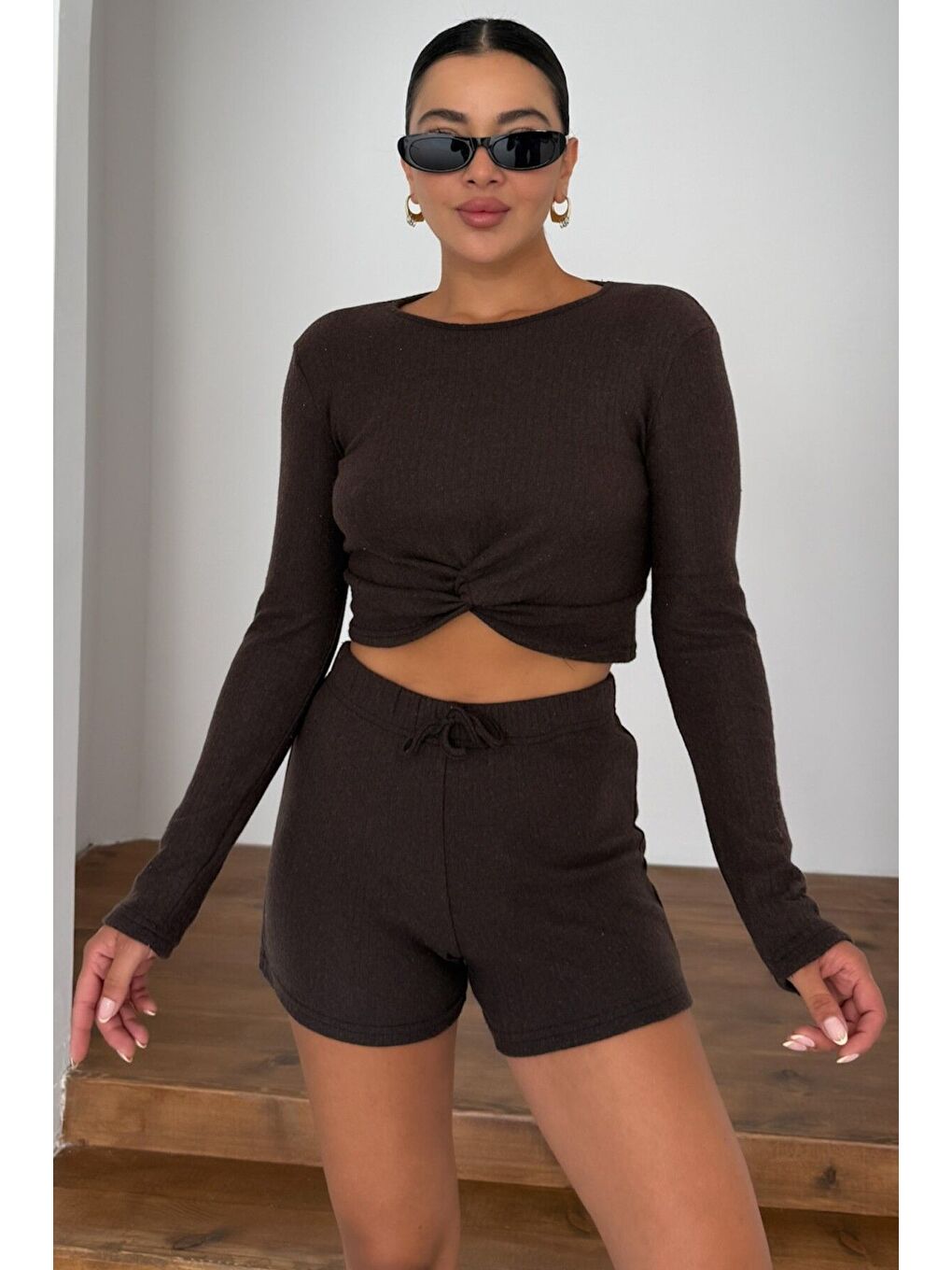 Kadın Kahverengi Önü Büzgülü Uzun Kollu Crop Şortlu Alt-Üst Takım-4