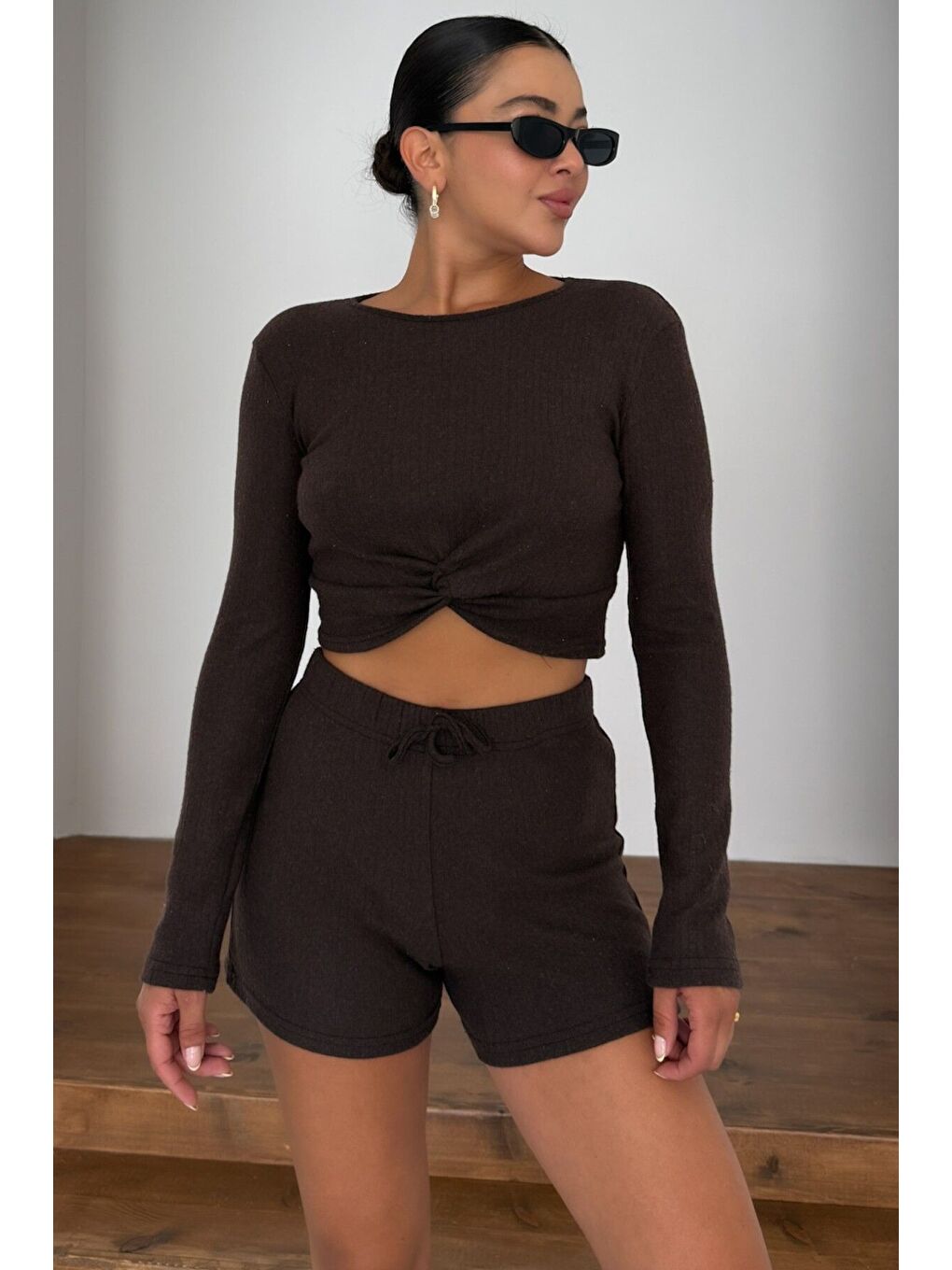 Kadın Kahverengi Önü Büzgülü Uzun Kollu Crop Şortlu Alt-Üst Takım-5