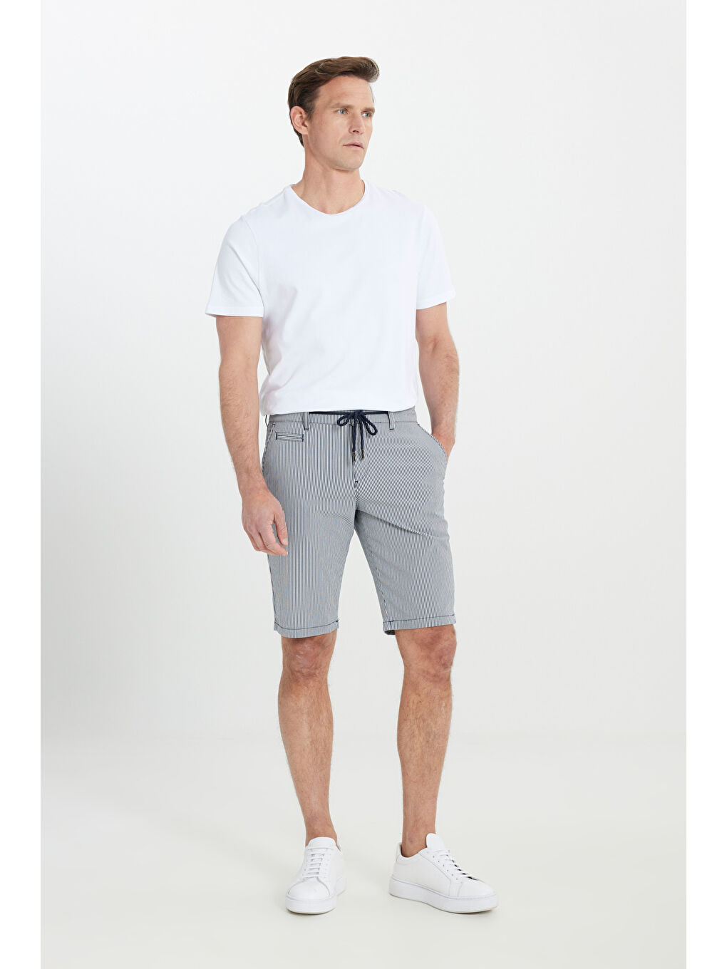 Erkek Lacivert Slim Fit Dar Kesim Yan Cepli Gofre Desenli Şort-2