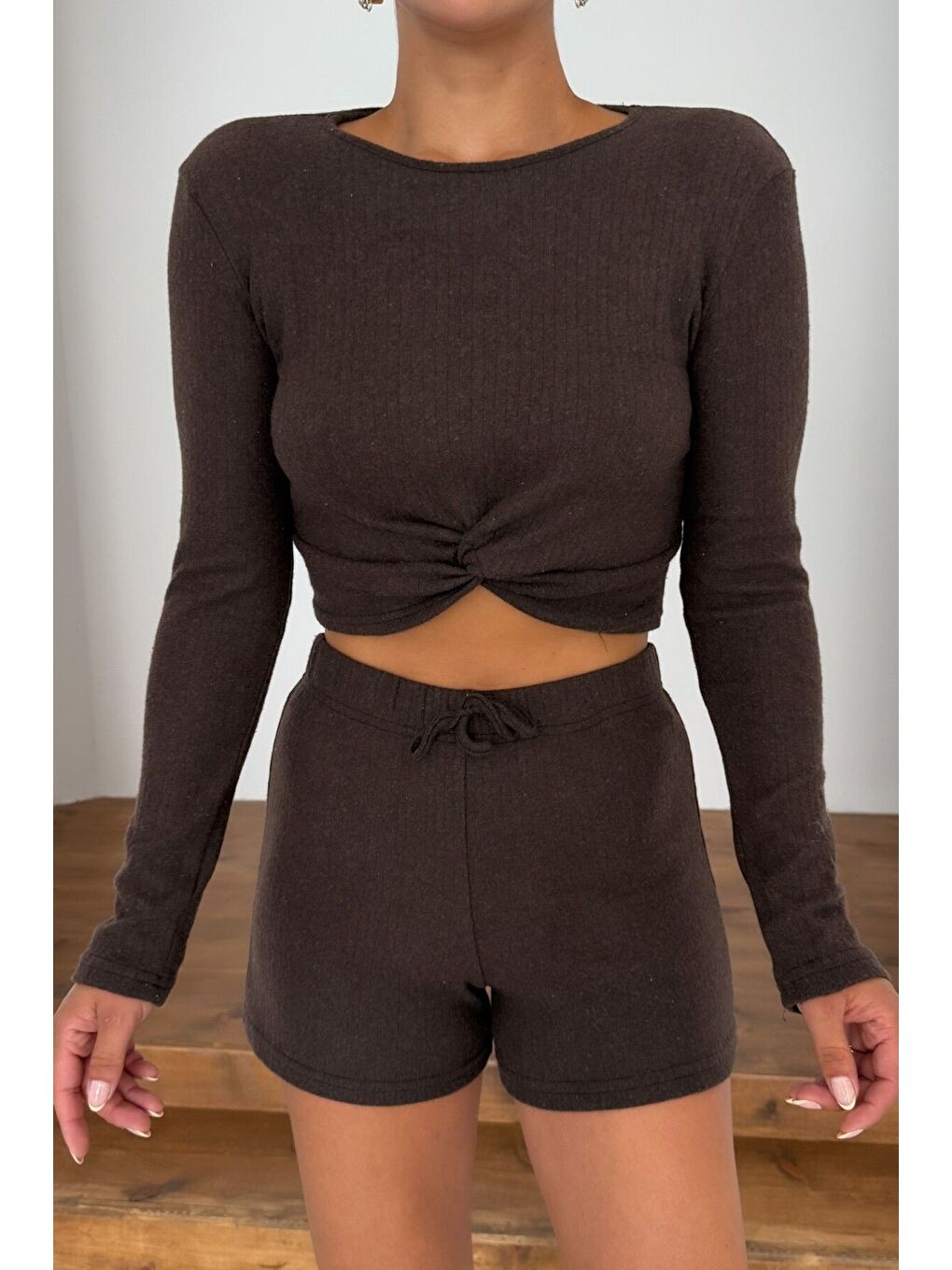 Kadın Kahverengi Önü Büzgülü Uzun Kollu Crop Şortlu Alt-Üst Takım-6