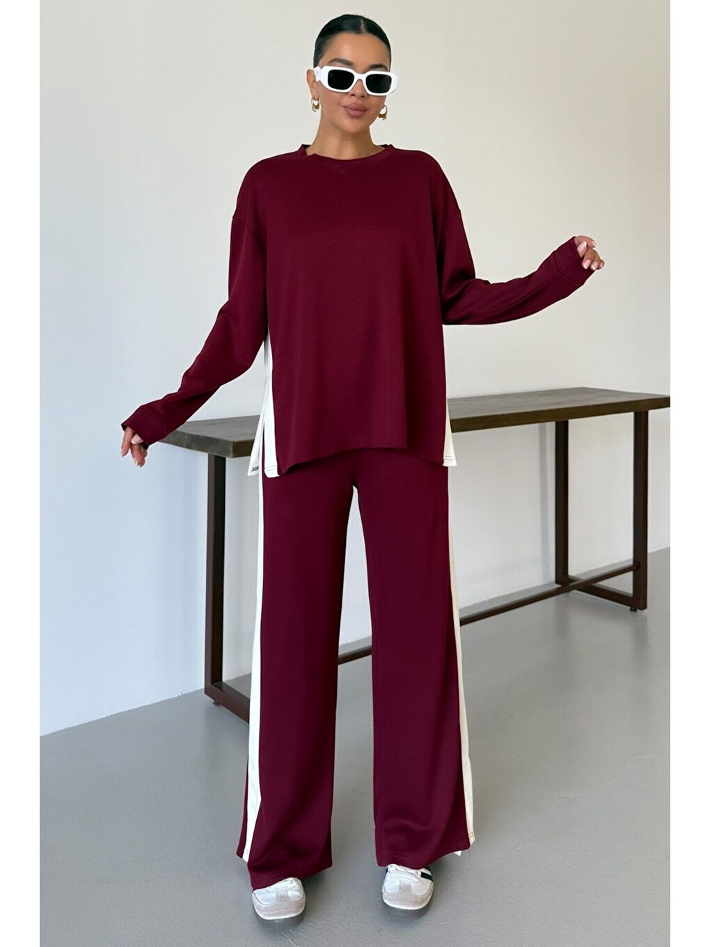 Kadın Bordo Yan Kalın Çizgili Yırtmaç Detay Alt-Üst Takım-1