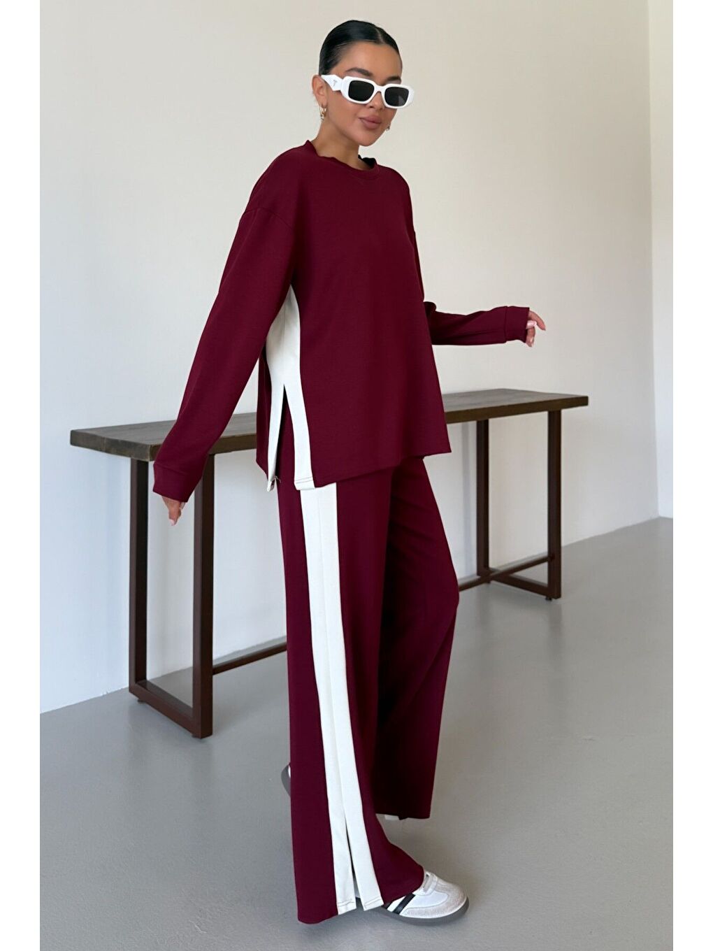 Kadın Bordo Yan Kalın Çizgili Yırtmaç Detay Alt-Üst Takım-2
