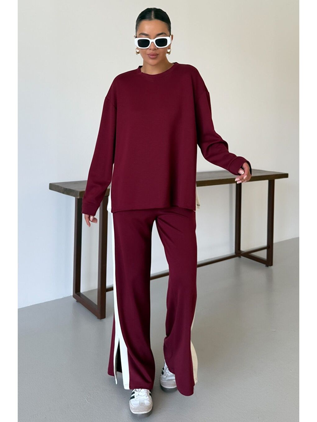 Kadın Bordo Yan Kalın Çizgili Yırtmaç Detay Alt-Üst Takım-3