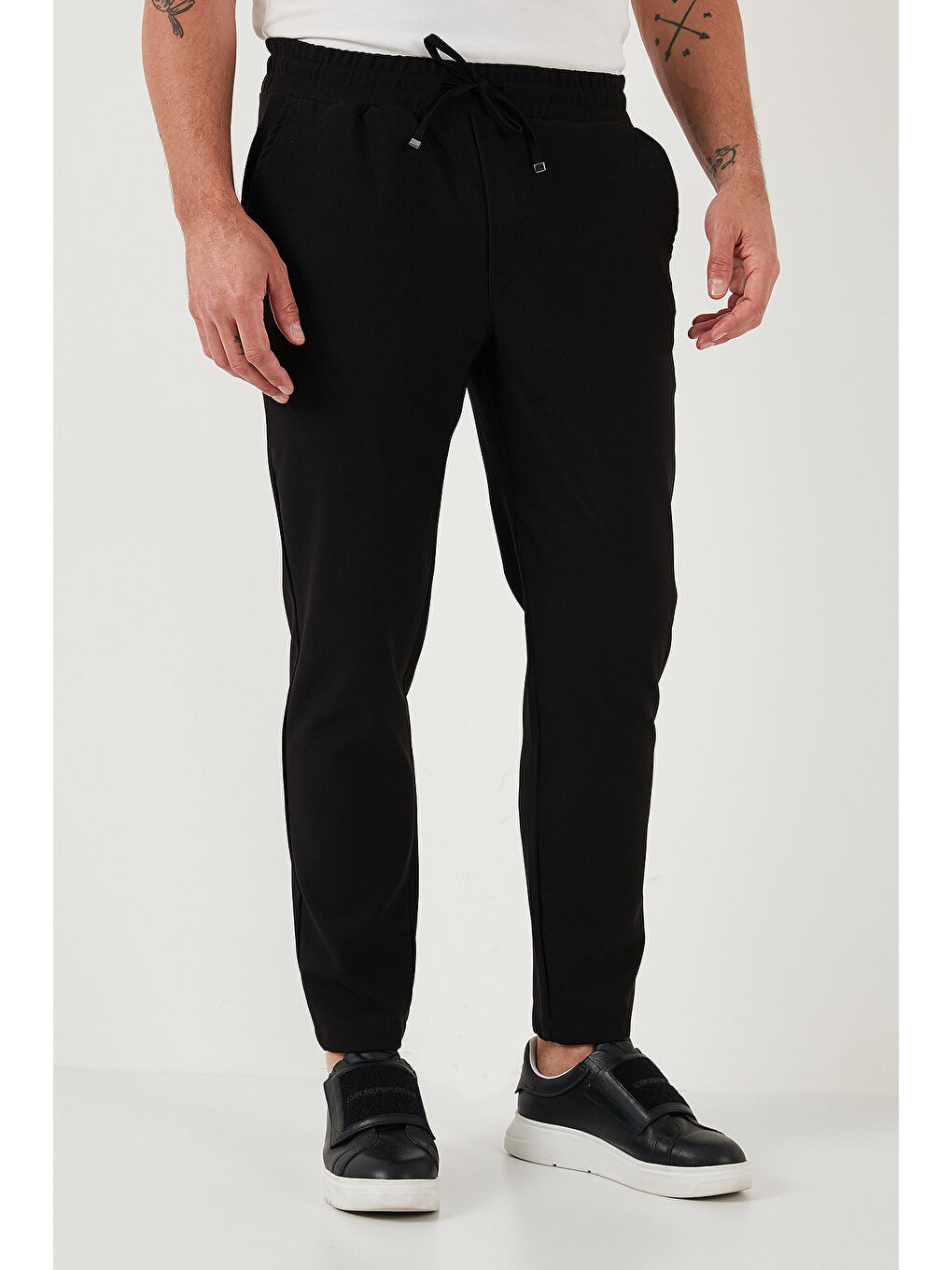 Siyah Streç Regular Fit Normal Bel Düz Paça Jogger Pantolon CF25617953-3
