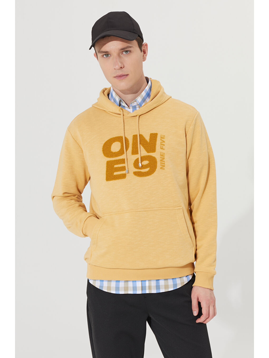 Sarı Erkek SAFRAN Slim Fit Dar Kesim Kapüşonlu Pamuklu Baskılı Sweatshirt