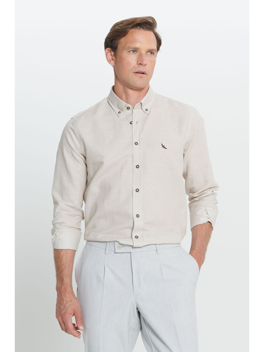 Erkek Bej Slim Fit Dar Kesim Düğmeli Yaka Pamuklu Gömlek