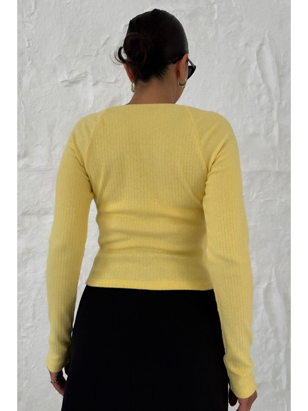 Kadın Sarı Kayık Yakalı V Kesim Biyeli İnterlok Bluz-4