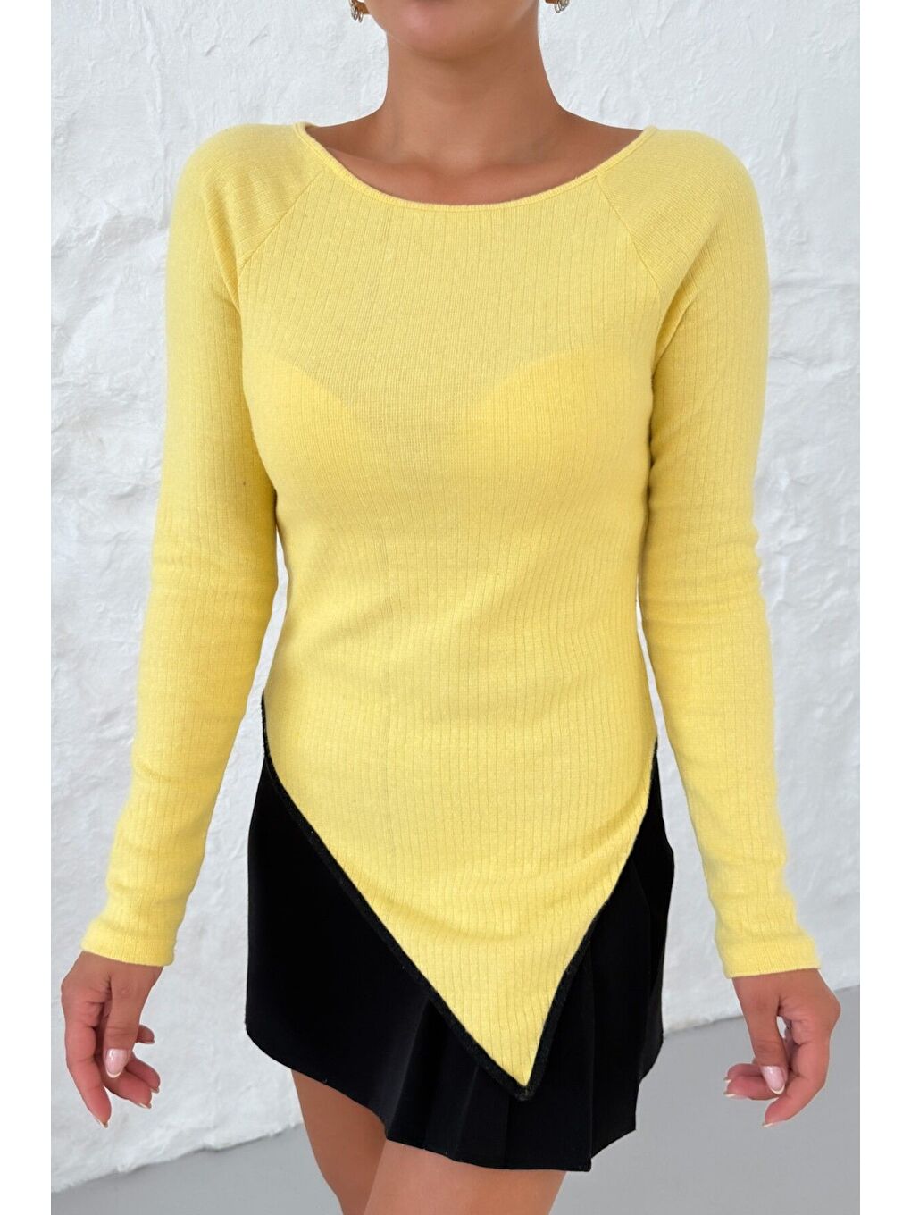 Kadın Sarı Kayık Yakalı V Kesim Biyeli İnterlok Bluz-5