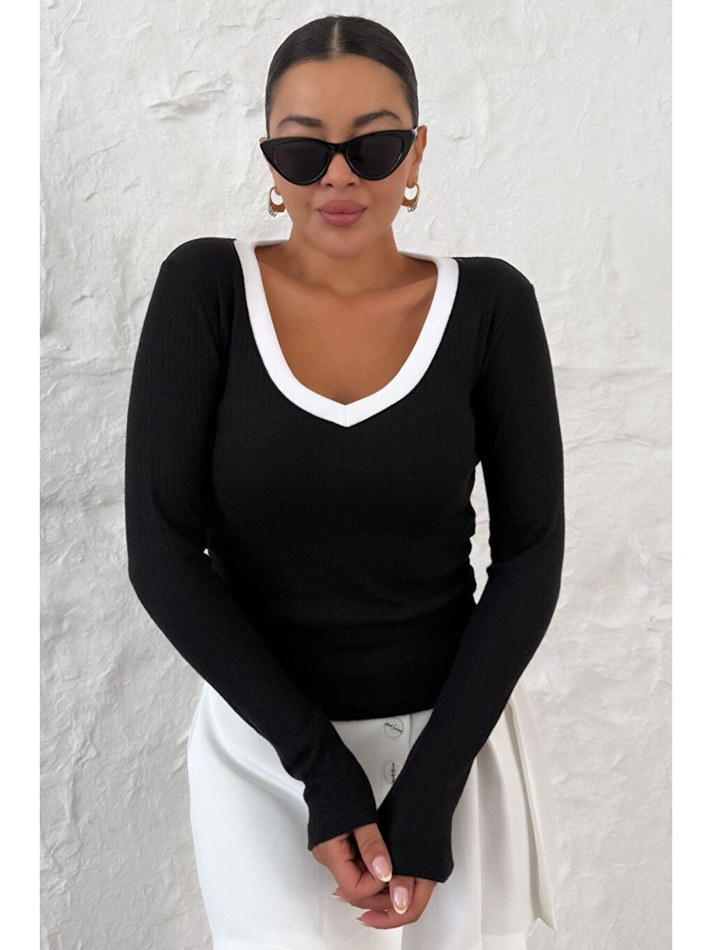 Kadın Siyah V Yakalı Biyeli Uzun Kollu İnterlok Bluz