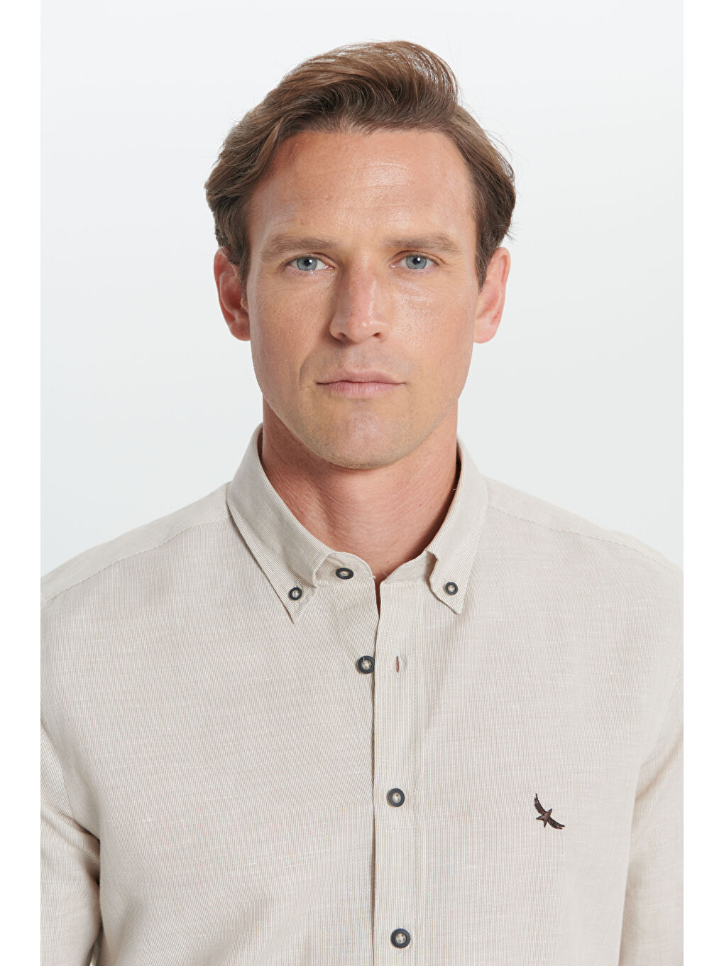 Erkek Bej Slim Fit Dar Kesim Düğmeli Yaka Pamuklu Gömlek-4