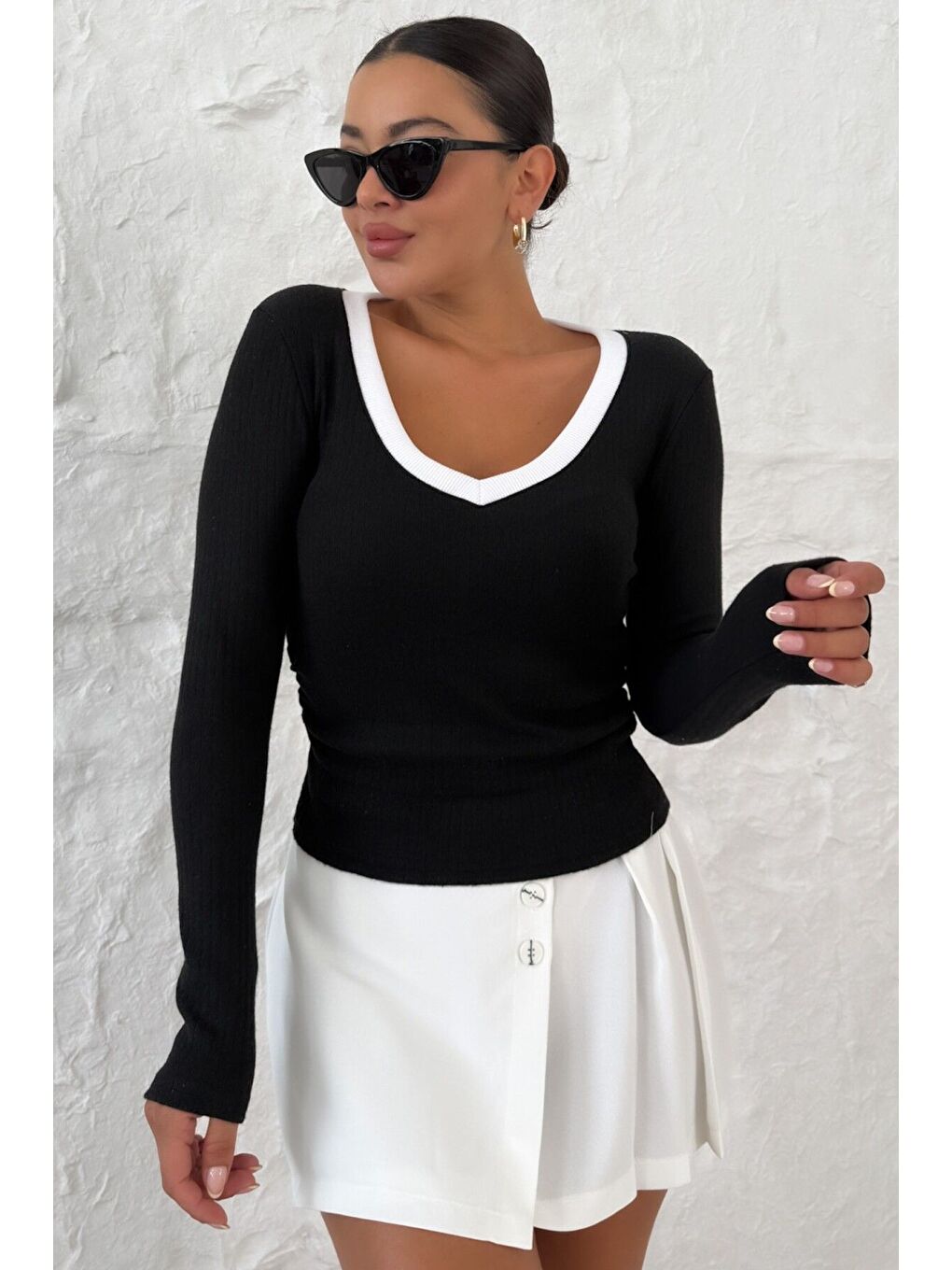 Kadın Siyah V Yakalı Biyeli Uzun Kollu İnterlok Bluz-1