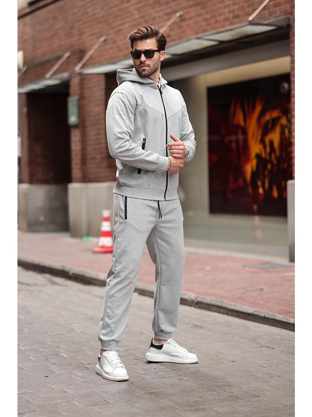Gri Kapüşonlu Rahat Kesim Erkek Eşofman Takımı E7330-2