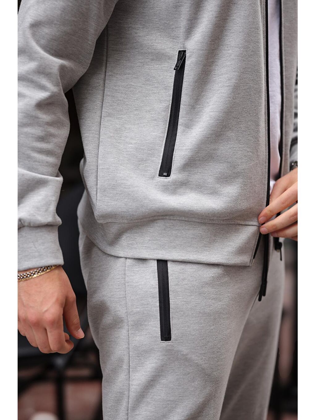 Gri Kapüşonlu Rahat Kesim Erkek Eşofman Takımı E7330-3