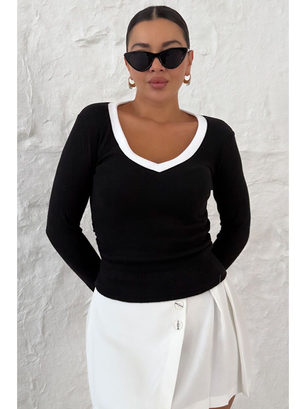Kadın Siyah V Yakalı Biyeli Uzun Kollu İnterlok Bluz-3