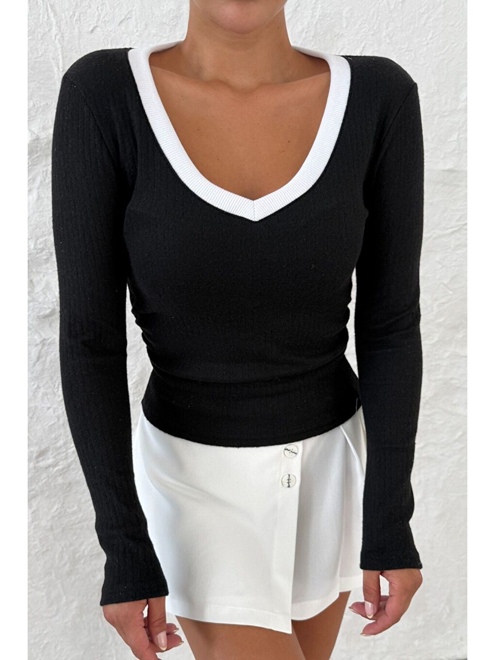 Kadın Siyah V Yakalı Biyeli Uzun Kollu İnterlok Bluz-5