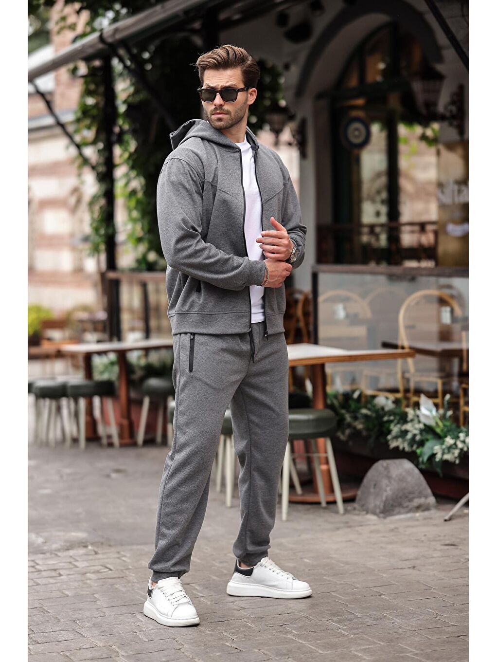 Antrasit Kapüşonlu Rahat Kesim Erkek Eşofman Takımı E7330-3