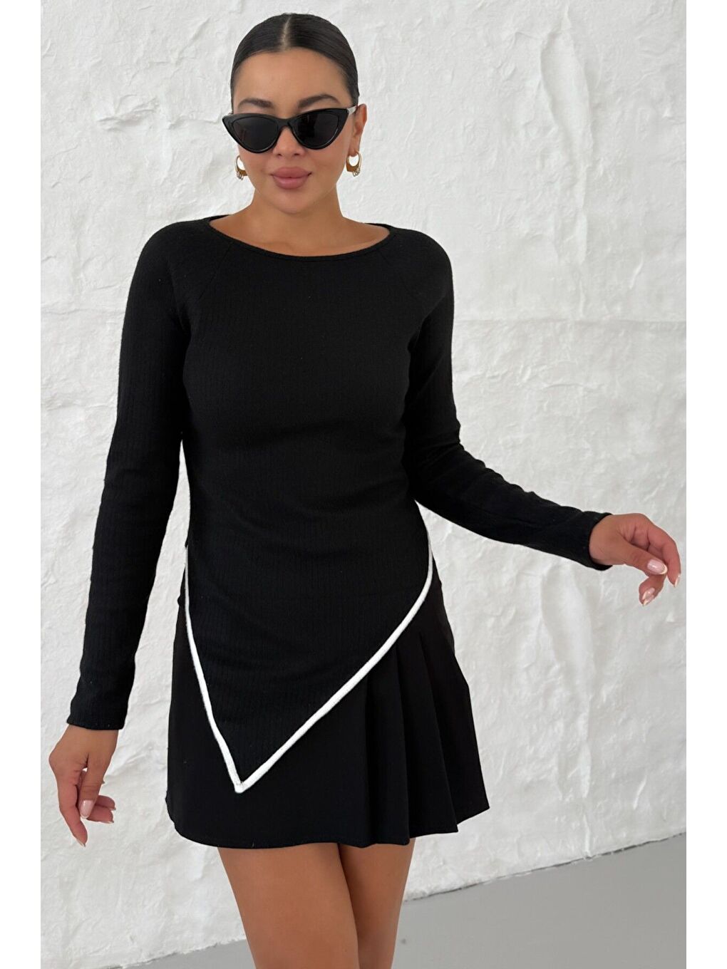 Kadın Siyah Kayık Yakalı V Kesim Biyeli İnterlok Bluz-2