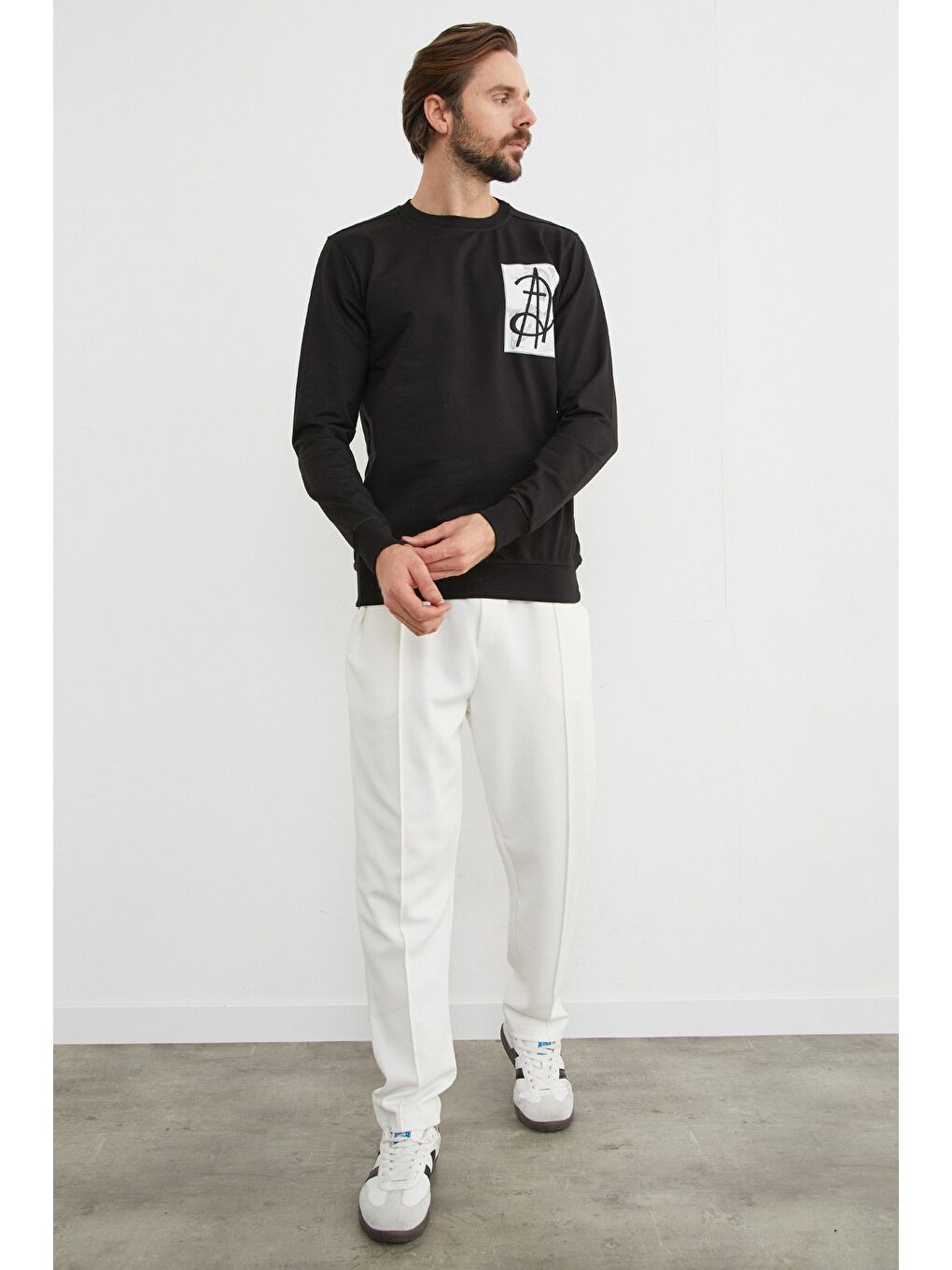 Siyah A Nakışlı Bisiklet Yaka Sweatshirt-2