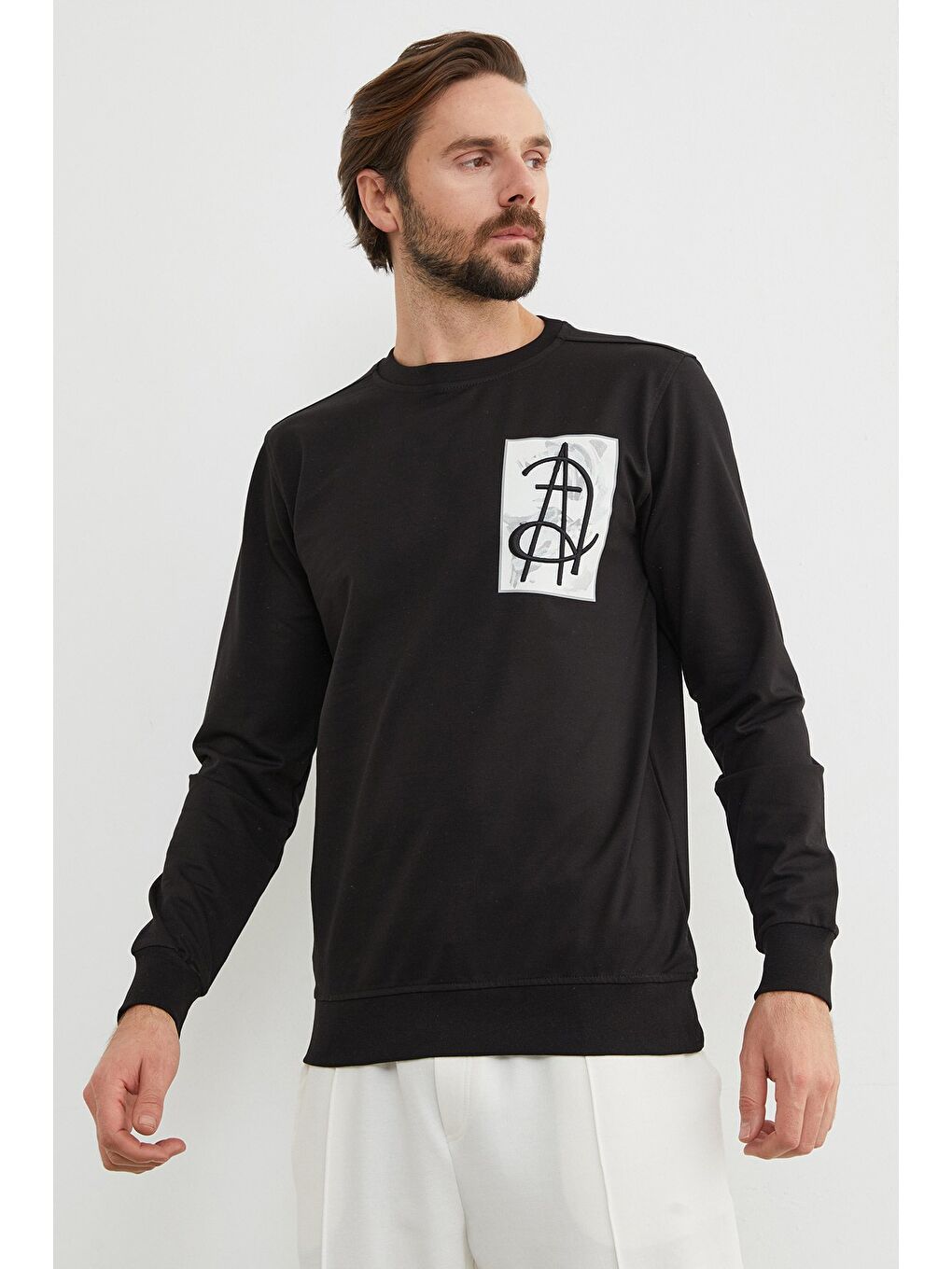 Siyah A Nakışlı Bisiklet Yaka Sweatshirt-3