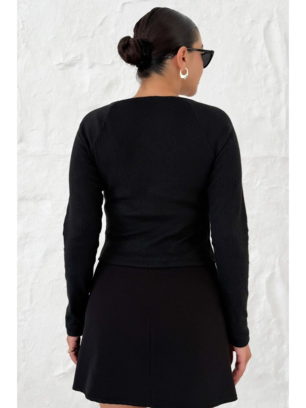 Kadın Siyah Kayık Yakalı V Kesim Biyeli İnterlok Bluz-4