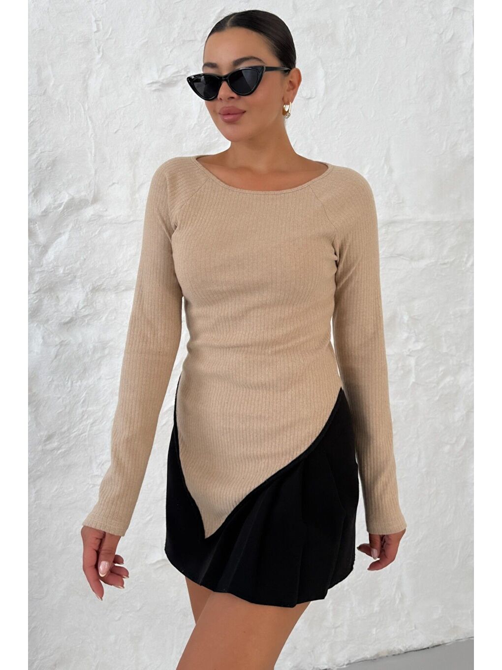 Kadın Bej Kayık Yakalı V Kesim Biyeli İnterlok Bluz-3