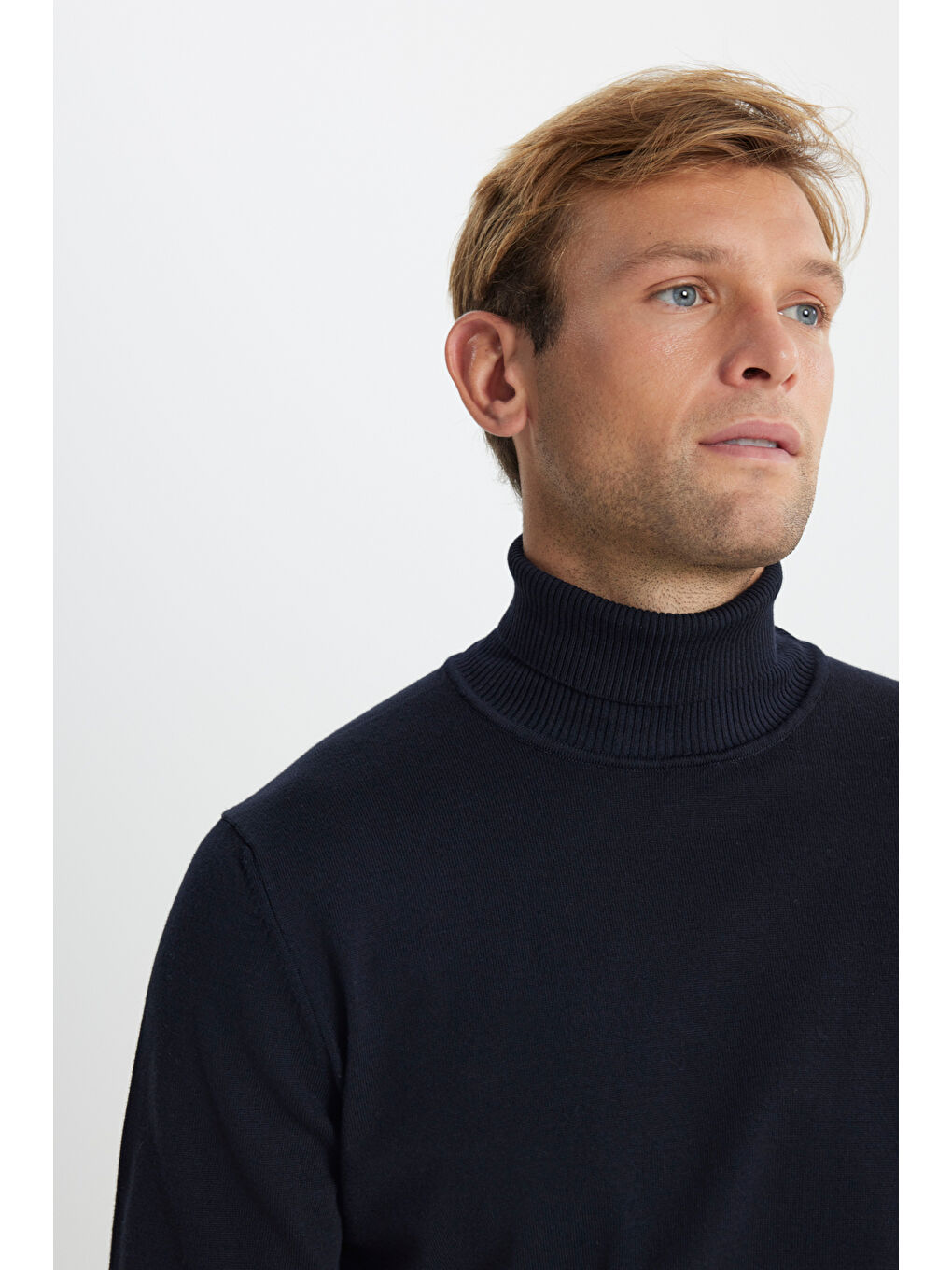 Erkek Lacivert Pamuklu Standart Fit Normal Kesim Tam Balıkçı Yaka Basic Triko Kazak-3