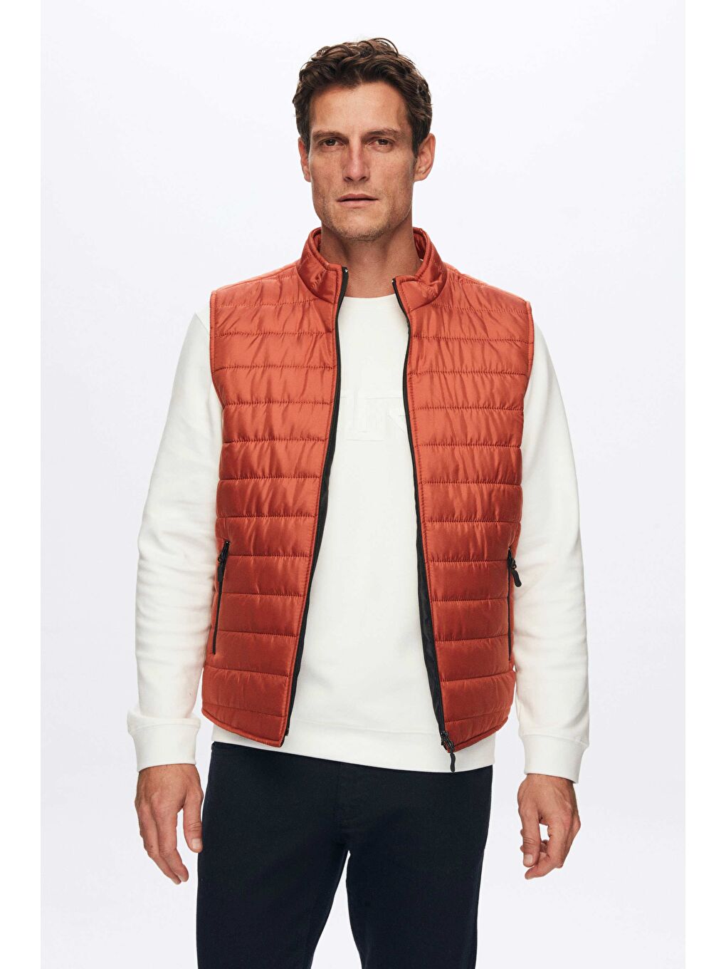 Kahverengi Regular Fit Kiremit Dik Yaka Elyaf Dolgulu Mevsimlik Fermuarlı Şişme Yelek Mont-1