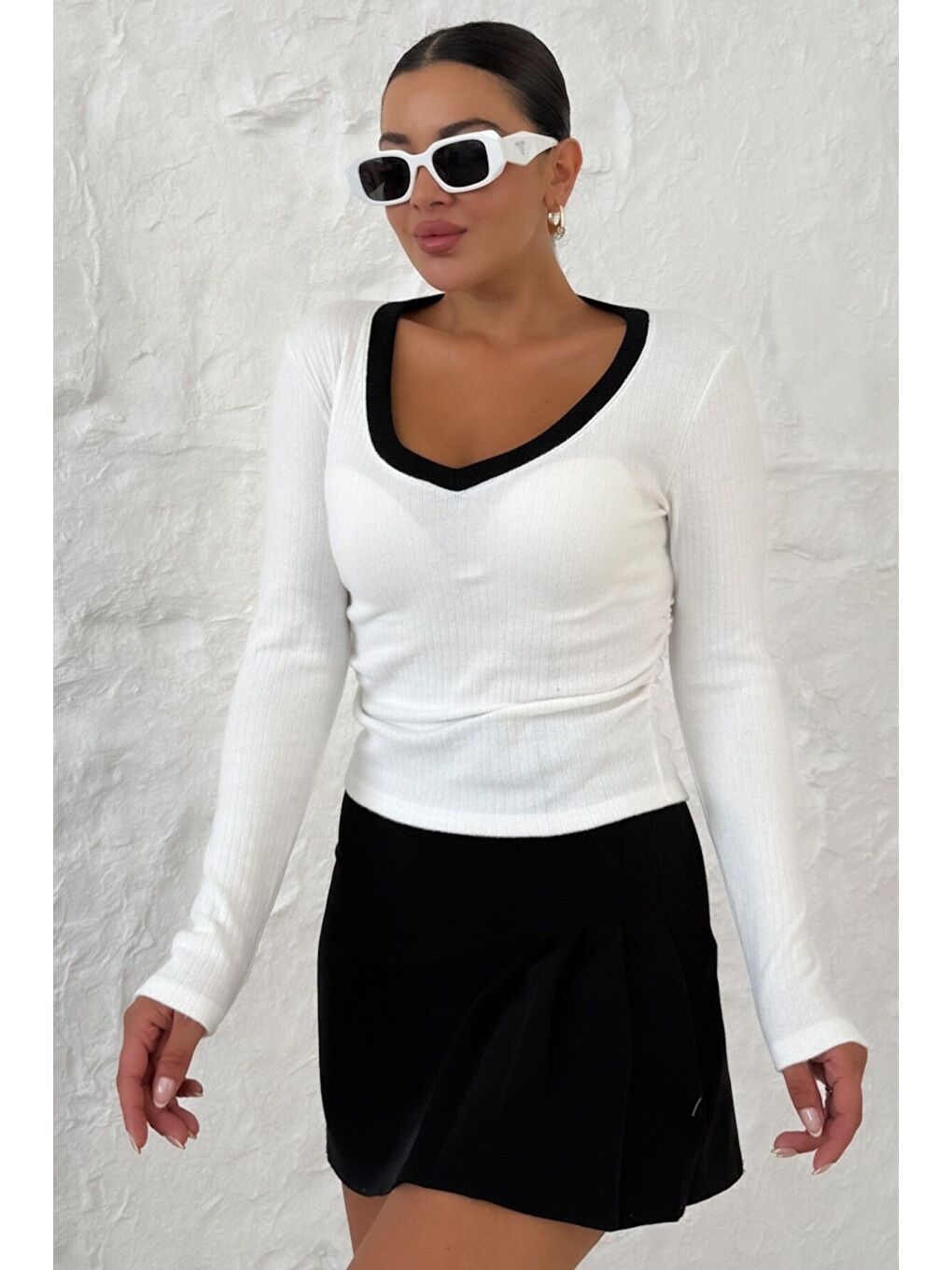 Kadın Beyaz V Yakalı Biyeli Uzun Kollu İnterlok Bluz-2