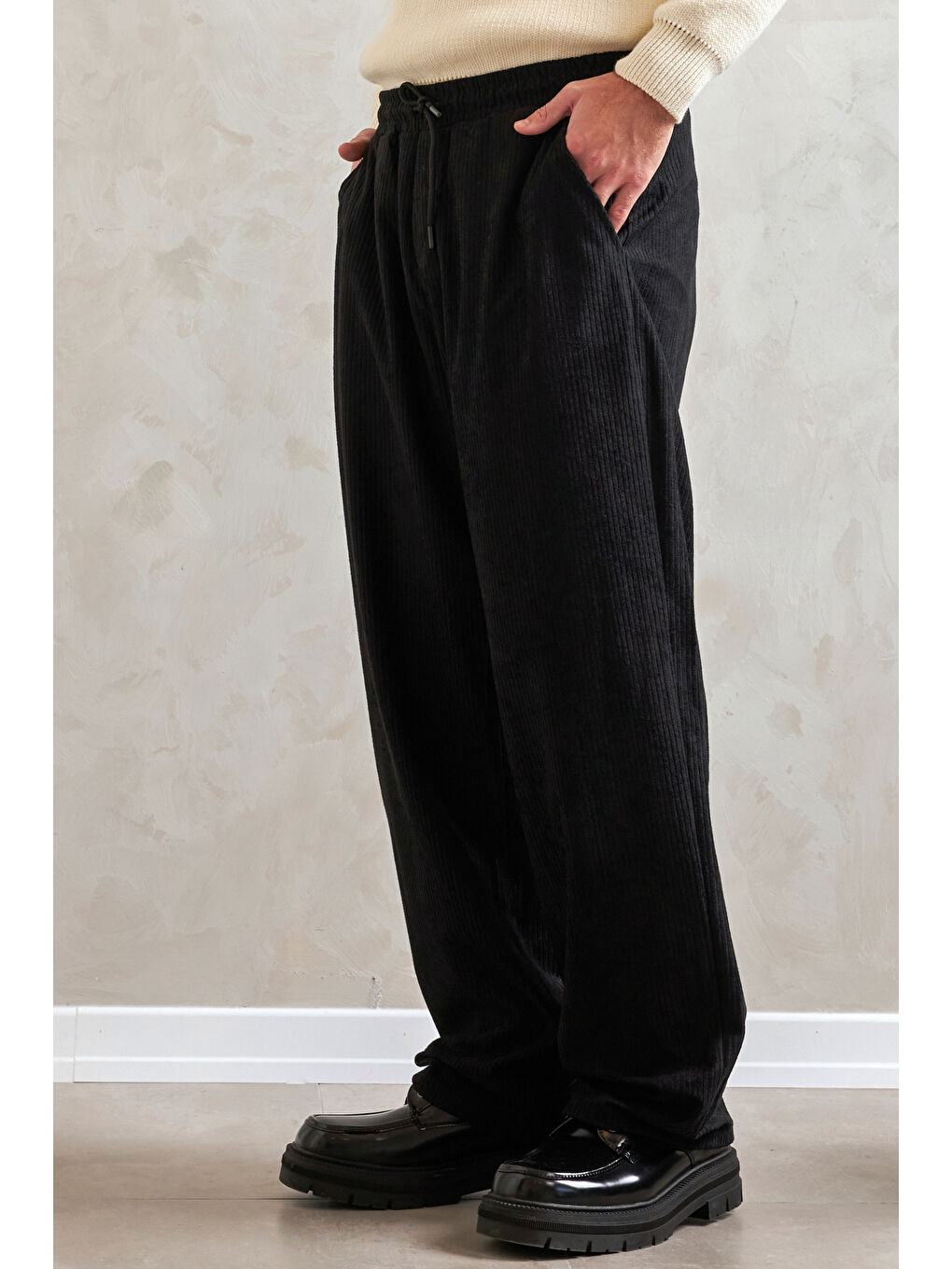 Siyah Erkek Beli Lastikli Baggy Kalıp Kadife Pantolon-2