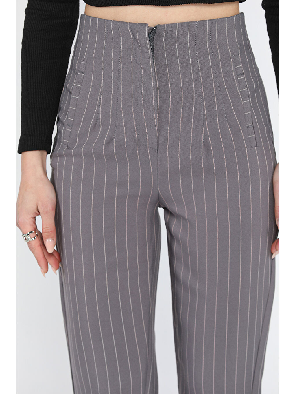 Gri Boru Paça Kadın Pantolon-3