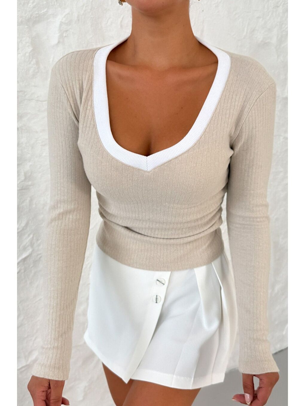 Kadın Bej V Yakalı Biyeli Uzun Kollu İnterlok Bluz-5