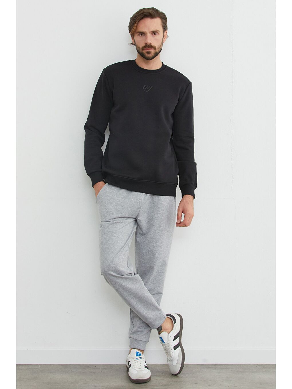 Siyah 3 İplik Baskılı Bisiklet Yaka Sweatshirt-4