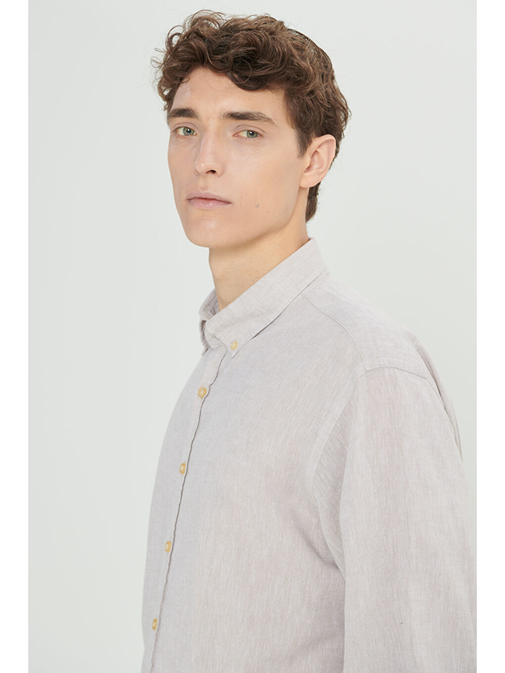 Erkek Bej Comfort Fit Rahat Kesim Düğmeli Yaka Keten Gömlek-3