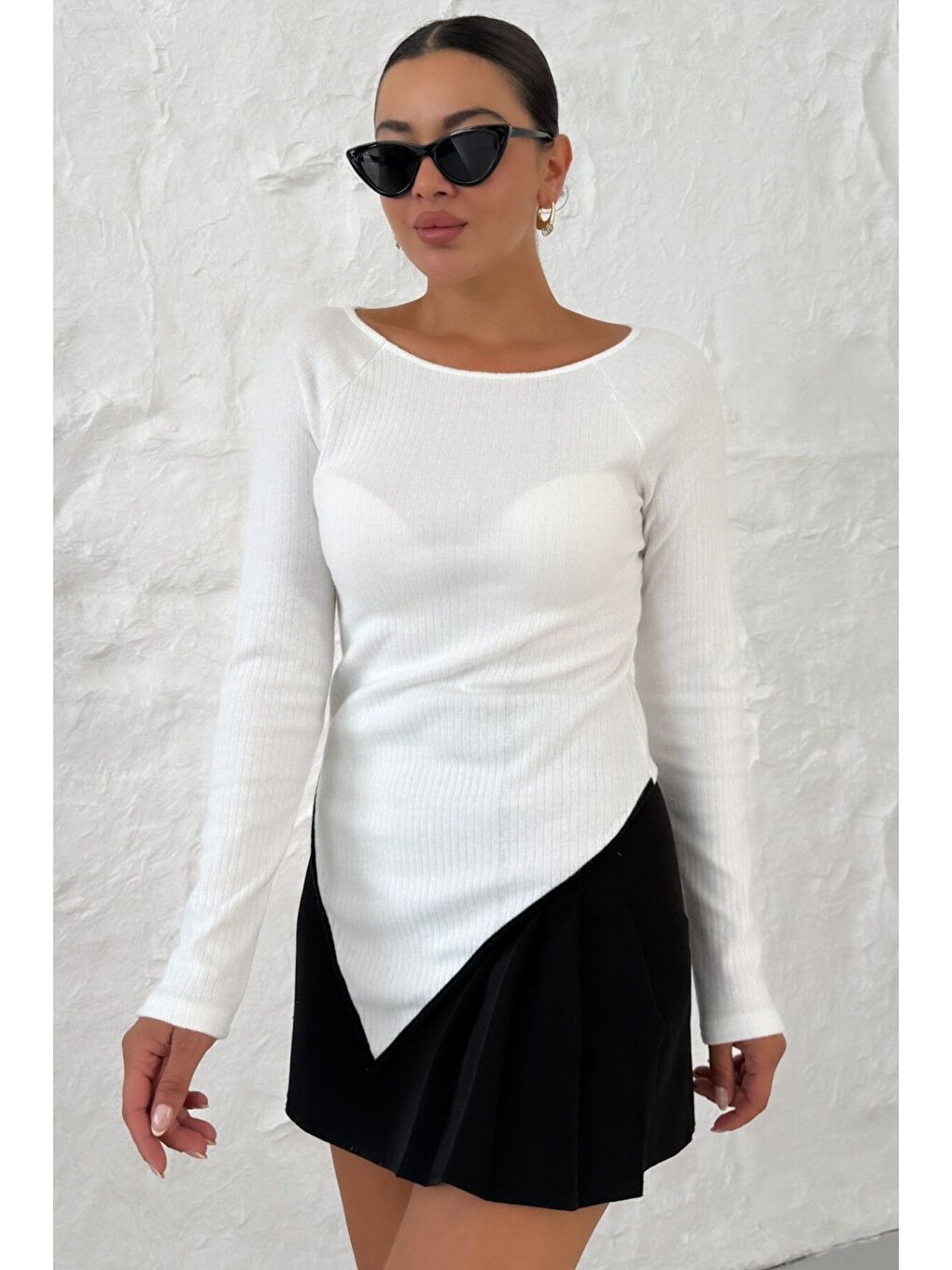 Kadın Beyaz Kayık Yakalı V Kesim Biyeli İnterlok Bluz