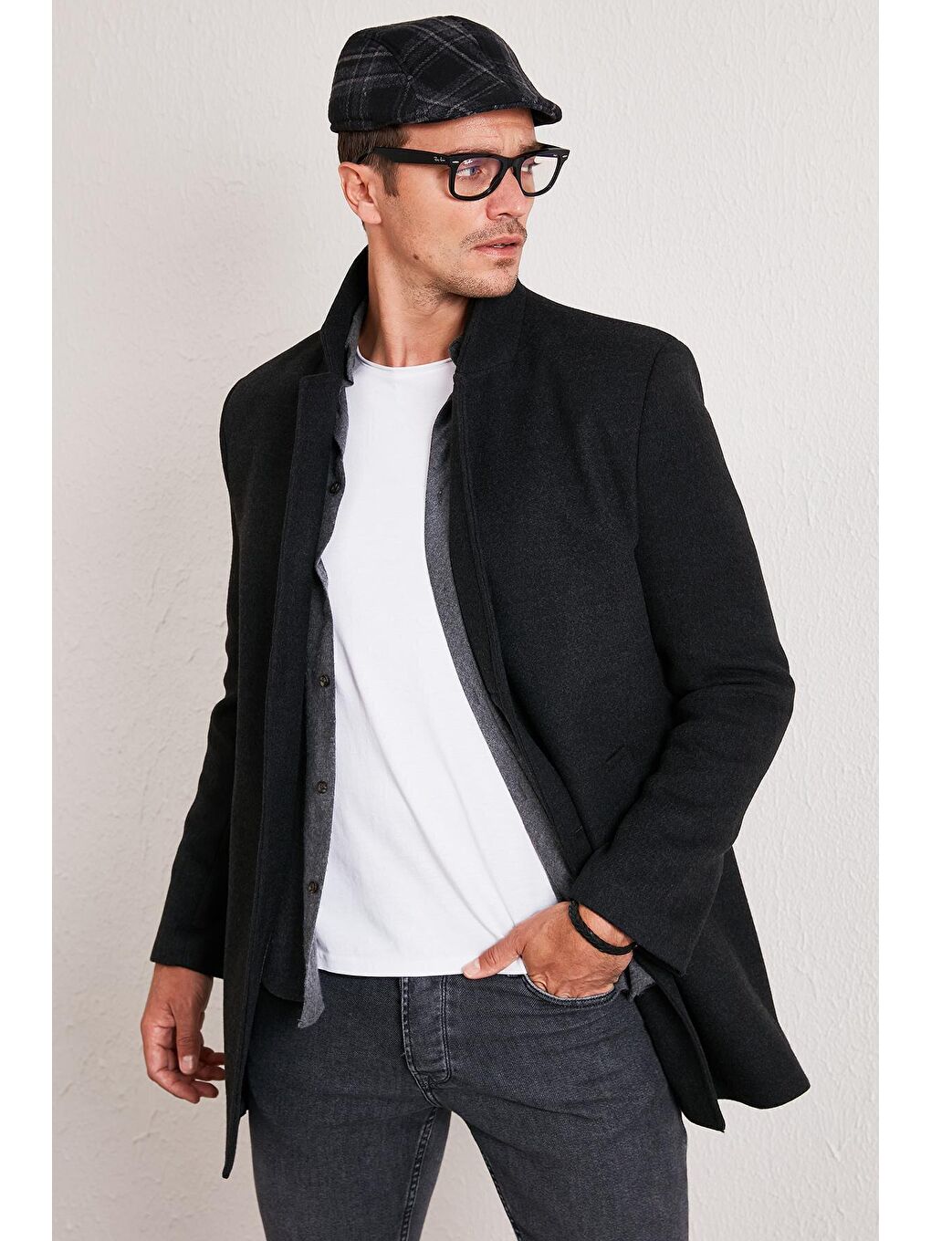 Gri Tek Yırtmaçlı Düğmeli Dik Yaka Kaşe Kaban 5840110-2