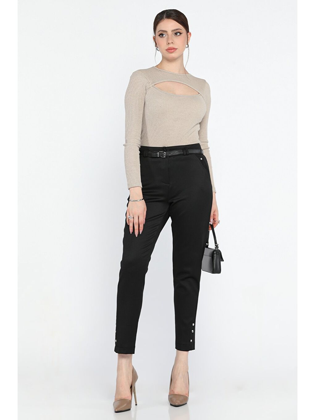 Siyah Büyük Beden Taş Detaylı Kemerli Kadın Kumaş Pantolon