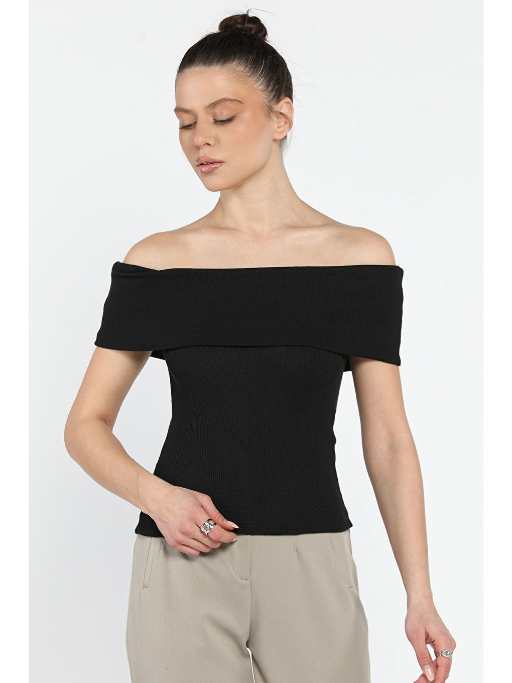 Siyah Kadın Madonna Yaka Kaşkorse Bluz-1