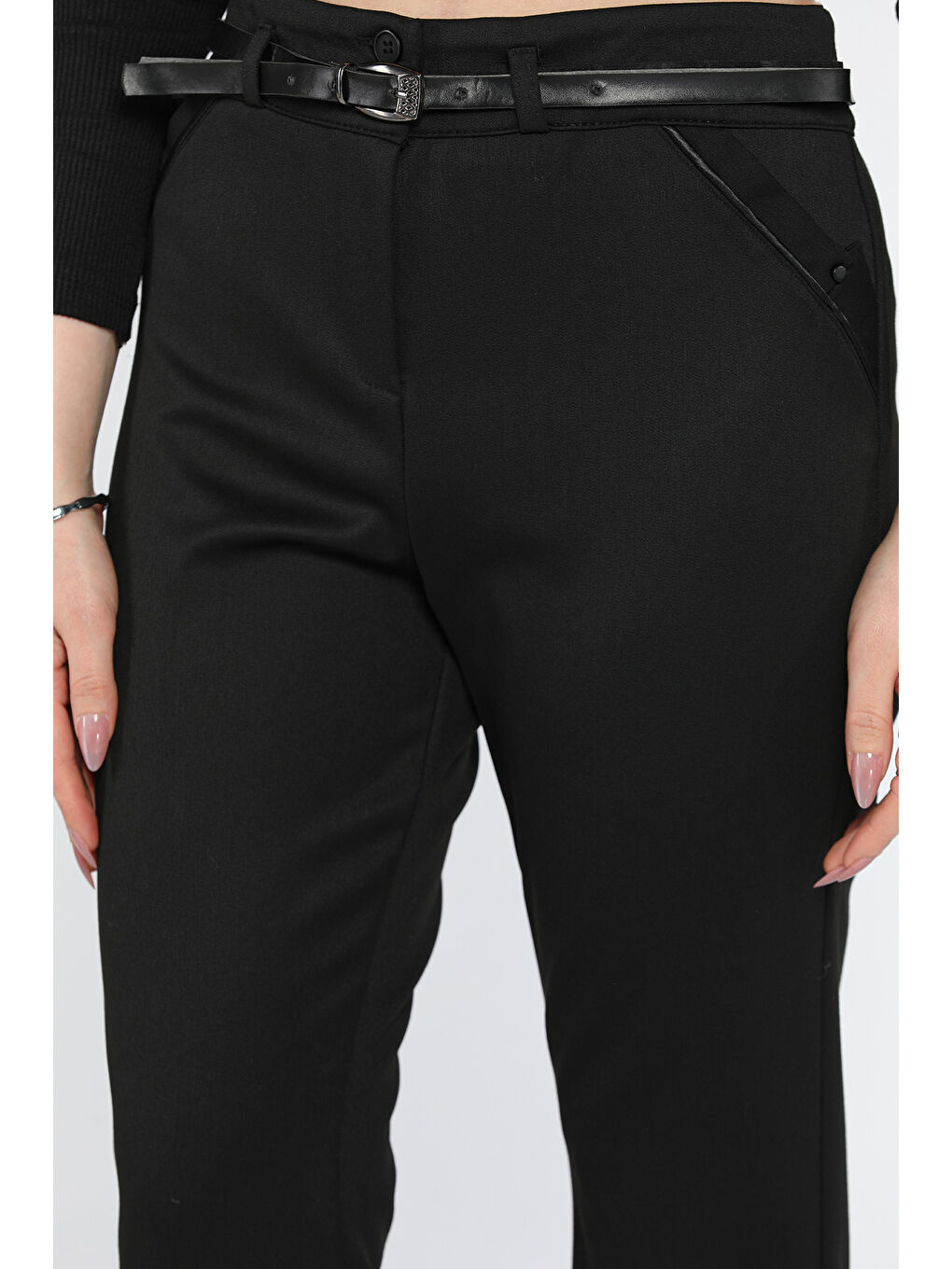 Siyah Büyük Beden Kadın Kemerli Kumaş Pantolon-3
