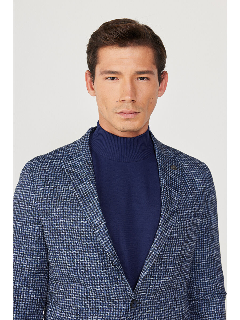 Erkek Lacivert-Beyaz Kırışmaz Katlanabilir Magic Fit Mono Yaka Kazayağı Desenli Travel Ceket-4