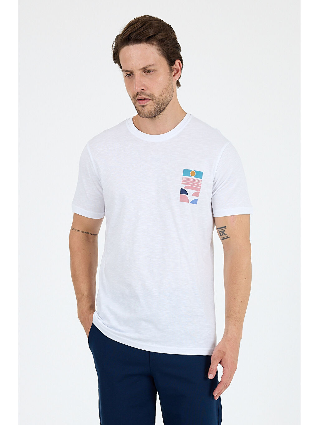 Beyaz Erkek %100 Pamuk Bisiklet Yaka Kısa Kollu Baskılı Tişört Rahat ve Günlük Tişört 0005