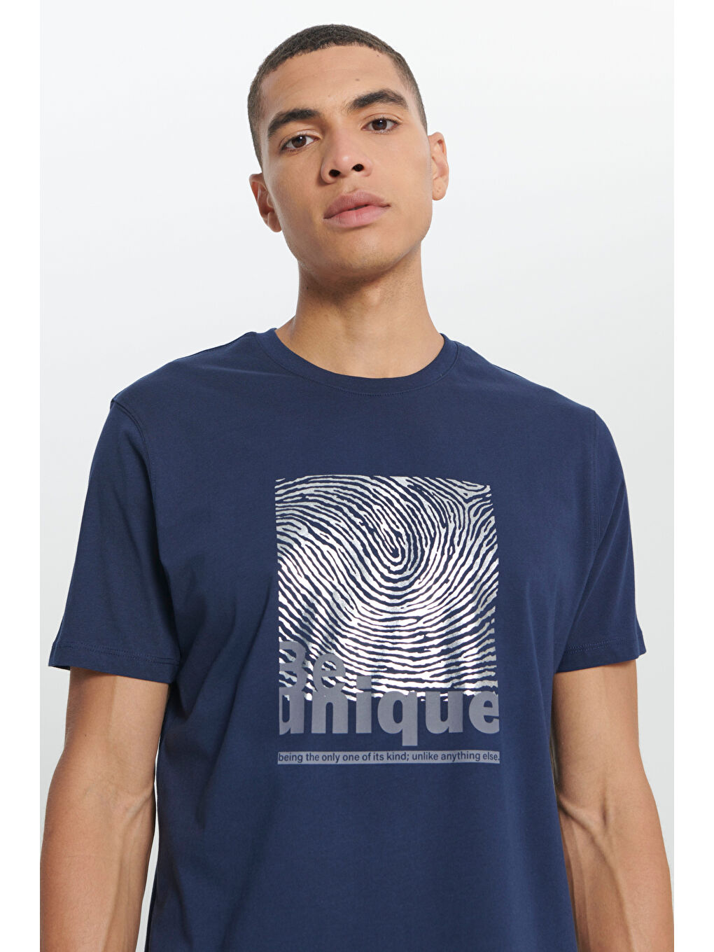 Erkek Lacivert Comfort Fit Rahat Kesim %100 Pamuk Bisiklet Yaka Tişört-2