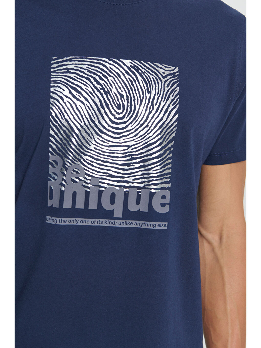 Erkek Lacivert Comfort Fit Rahat Kesim %100 Pamuk Bisiklet Yaka Tişört-3