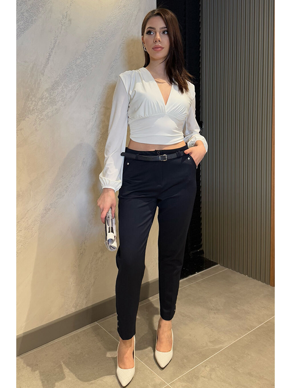 Lacivert Büyük Beden Taş Detaylı Kemerli Kadın Kumaş Pantolon-1