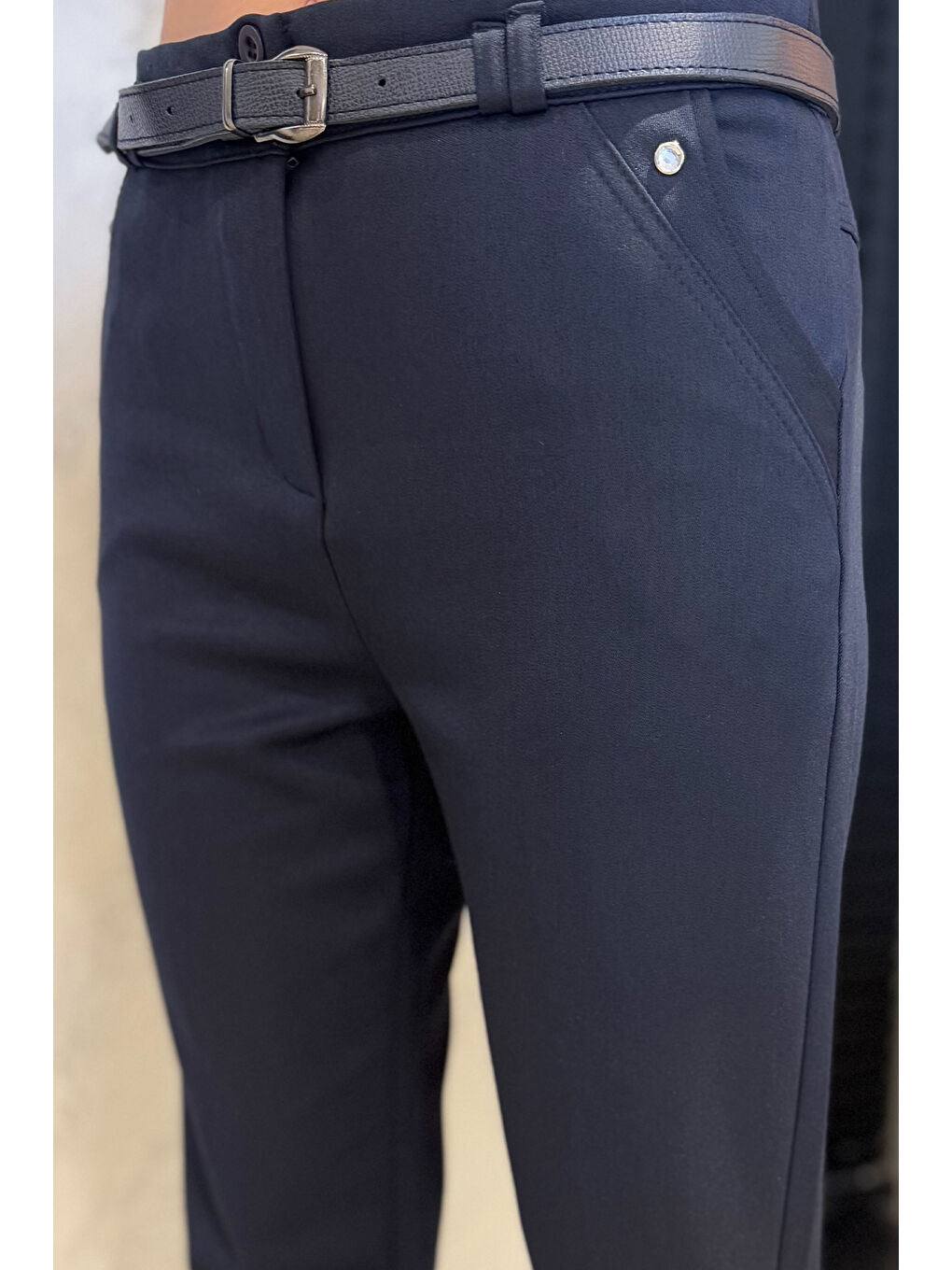 Lacivert Büyük Beden Taş Detaylı Kemerli Kadın Kumaş Pantolon-2