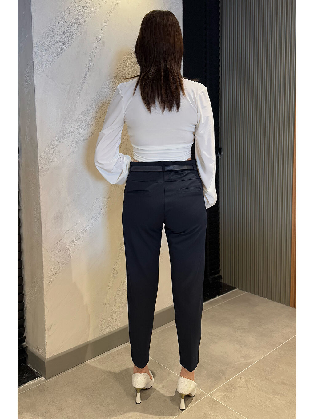 Lacivert Büyük Beden Taş Detaylı Kemerli Kadın Kumaş Pantolon-3