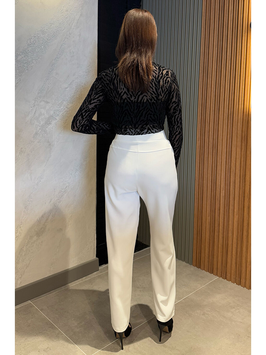 Ekru Bel Bağlamalı Lastikli Kadın Boru Paça Büyük Beden Pantolon-3