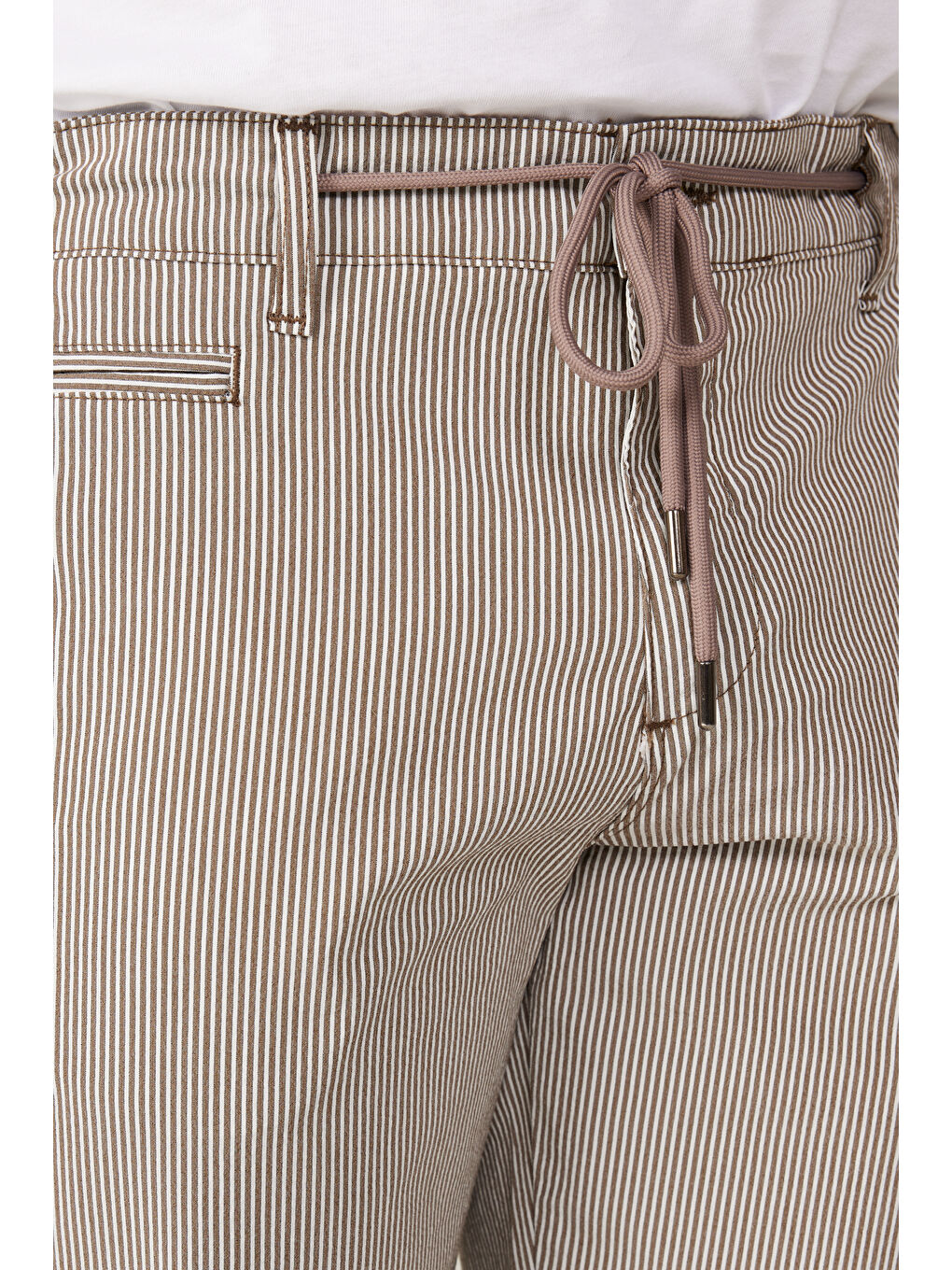 Erkek Kahverengi Slim Fit Dar Kesim Yan Cepli Gofre Desenli Şort-3