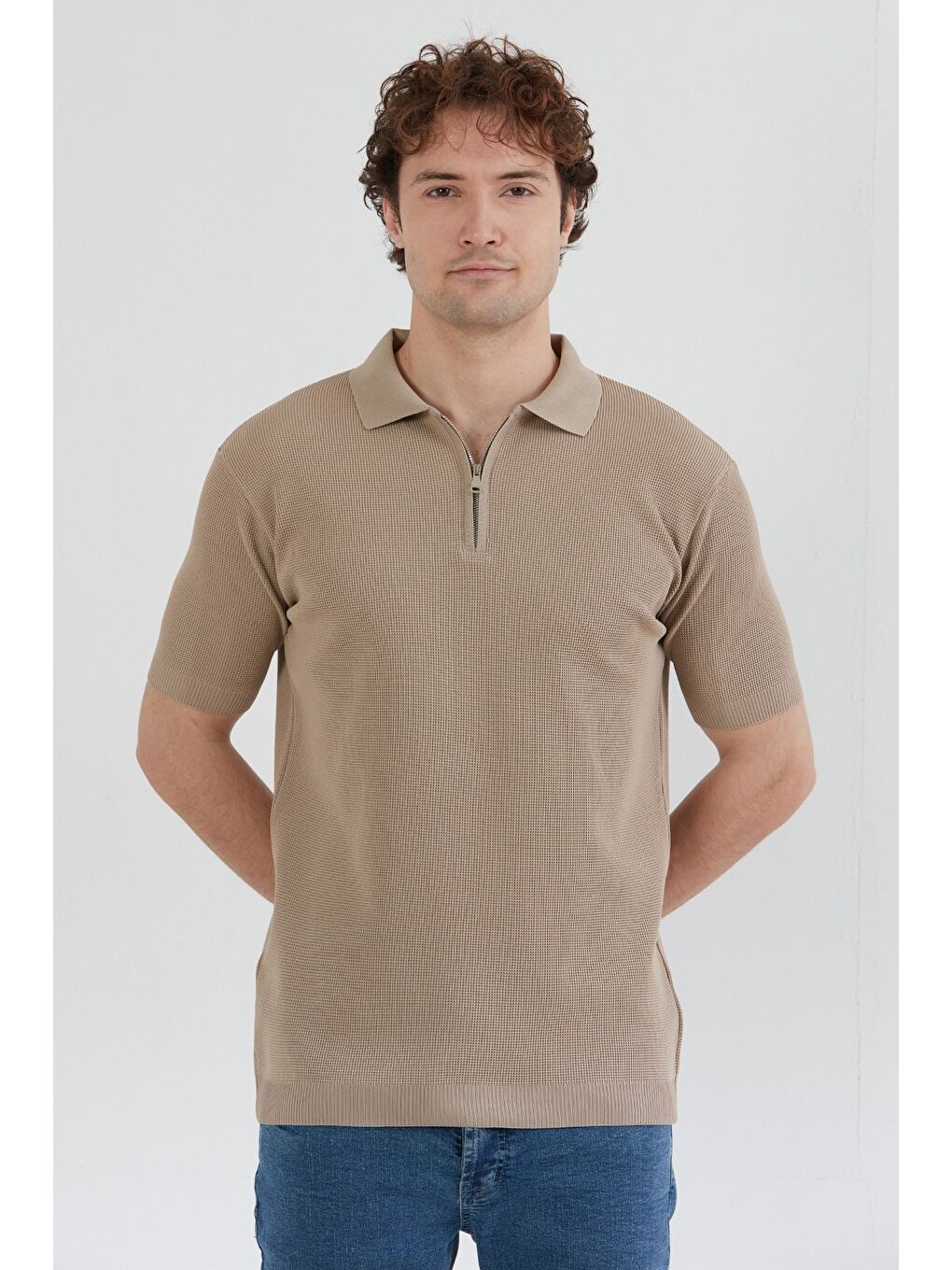 Bej Waffle Kumaş Polo Yaka Yarım Fermuarlı Triko Tişört-1