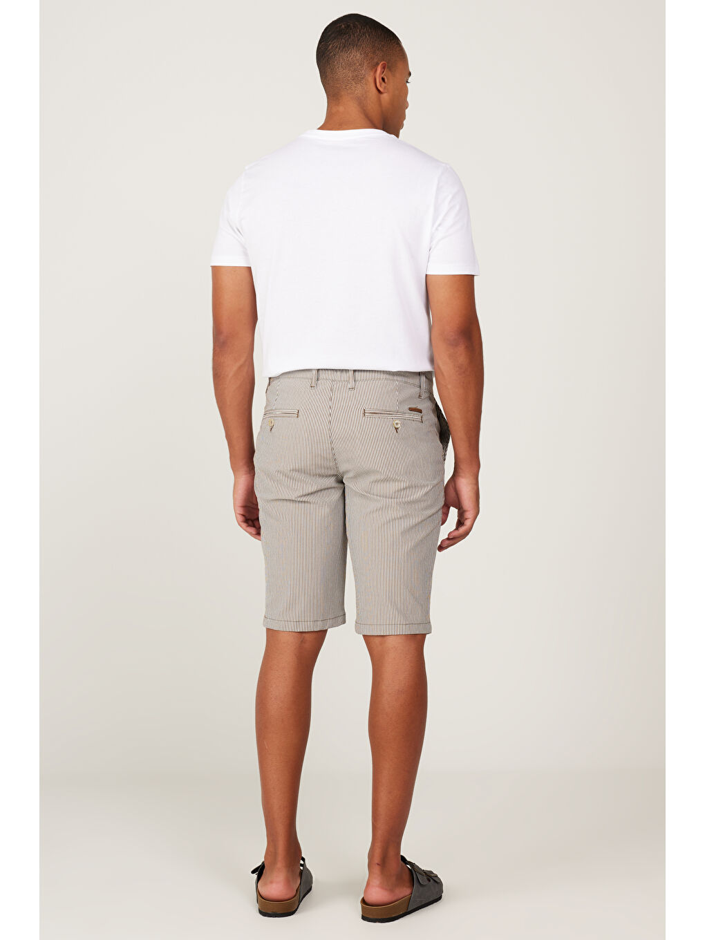 Erkek Kahverengi Slim Fit Dar Kesim Yan Cepli Gofre Desenli Şort-4