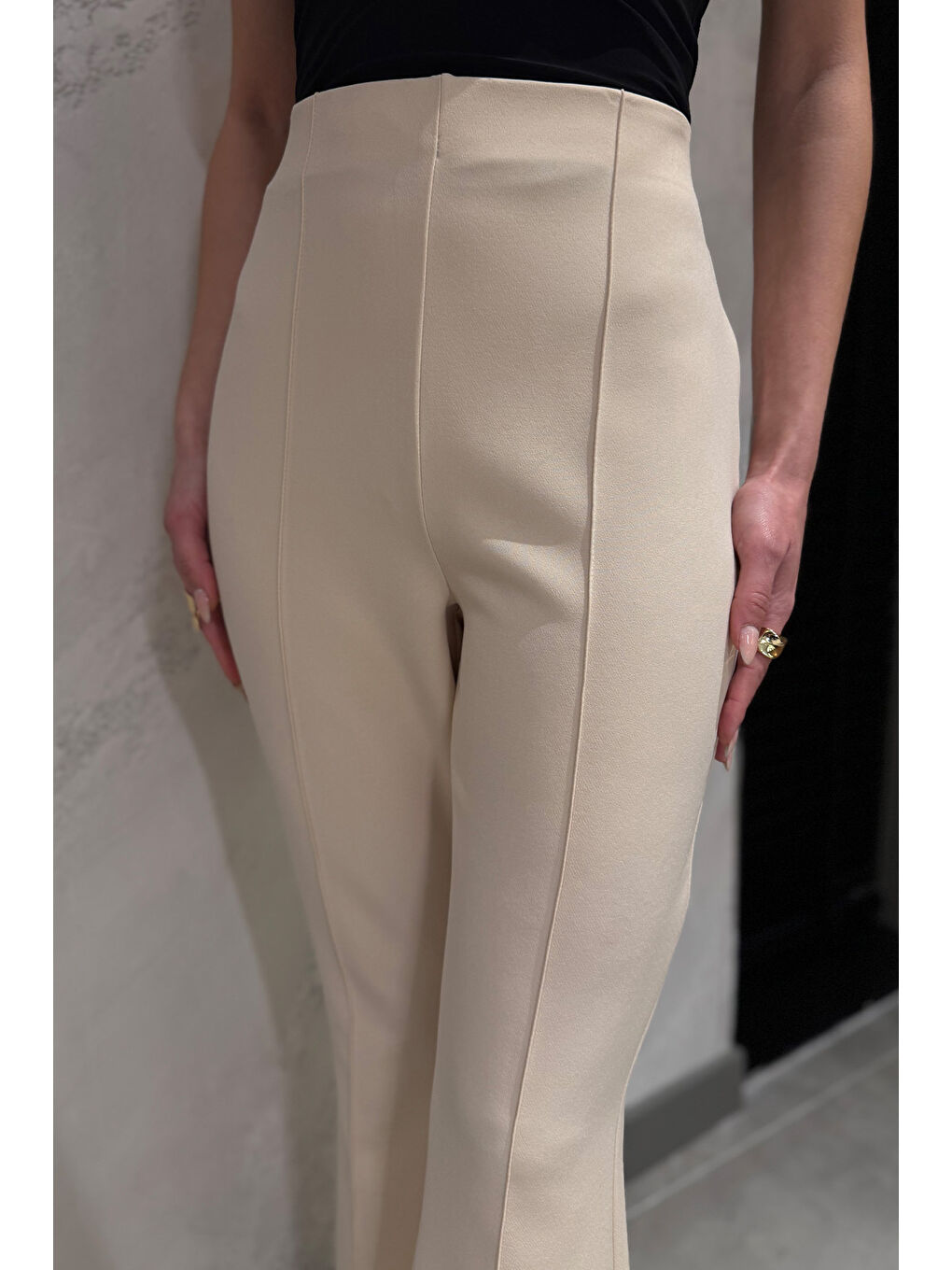 Bej Bel Lastikli Çimalı Kadın İspanyol Paça Pantolon-3